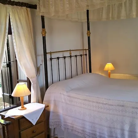 Avli Traditional Houses Inn Lythrodontas