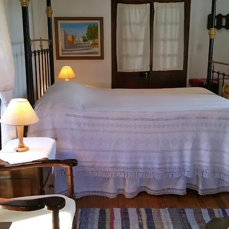 Avli Traditional Houses 3* Lythrodontas