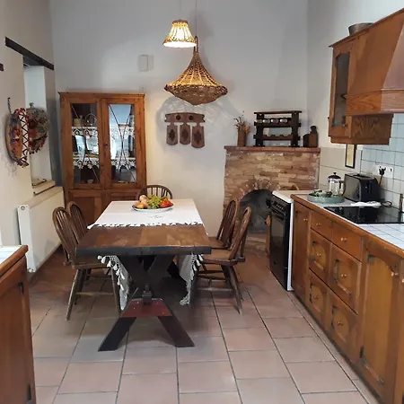 Avli Traditional Houses Inn