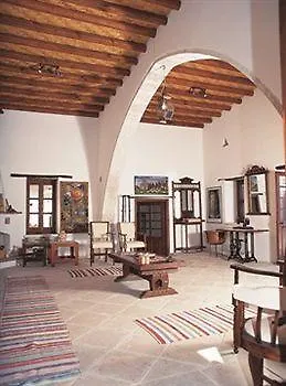 Avli Traditional Houses Inn Lythrodontas