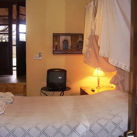 Avli Traditional Houses Inn Lythrodontas