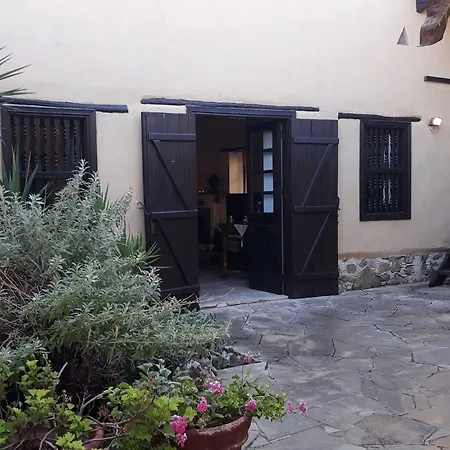 Avli Traditional Houses 3*
