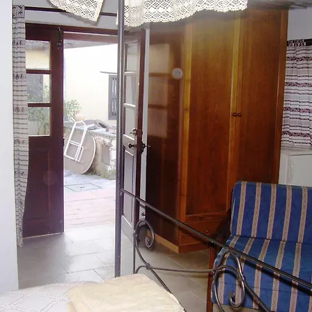 Avli Traditional Houses 3*