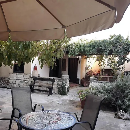Inn Avli Traditional Houses